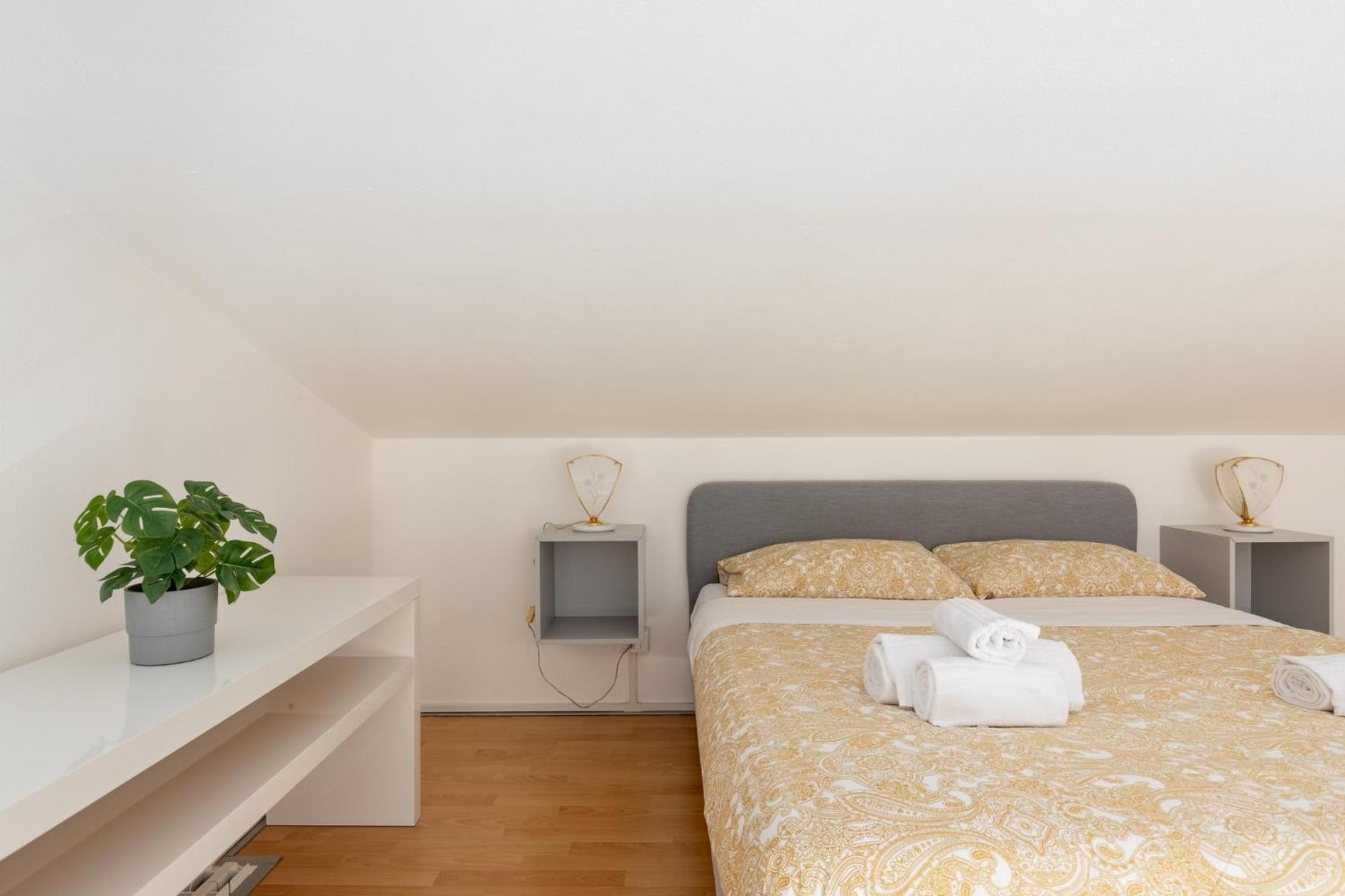 Four Shades Of Pisa Apartments Exterior photo